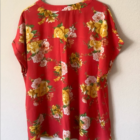 NEW Floral Print Beautiful TOPS Gorgeous Red Orange and Yellow Floral Prints. - Picture 2 of 6